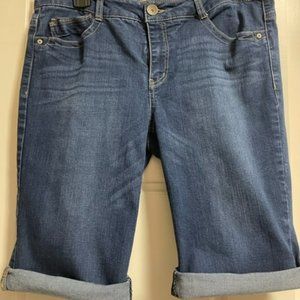 Democracy Jean Shorts Size 12